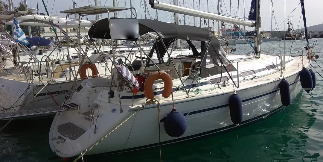 BAVARIA 36 sailing