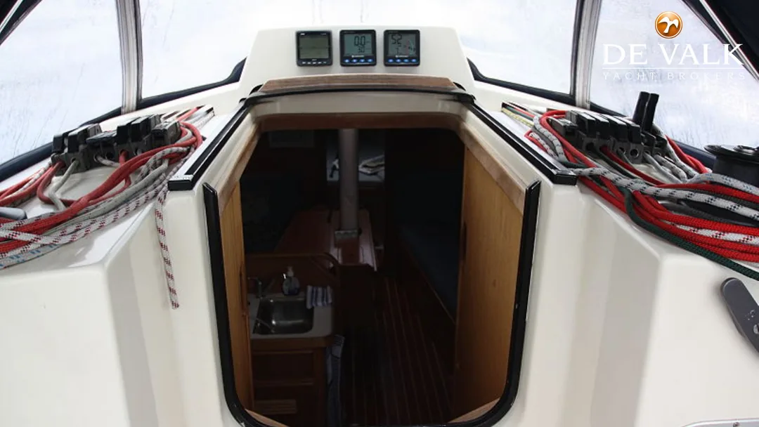 X-372 sailing