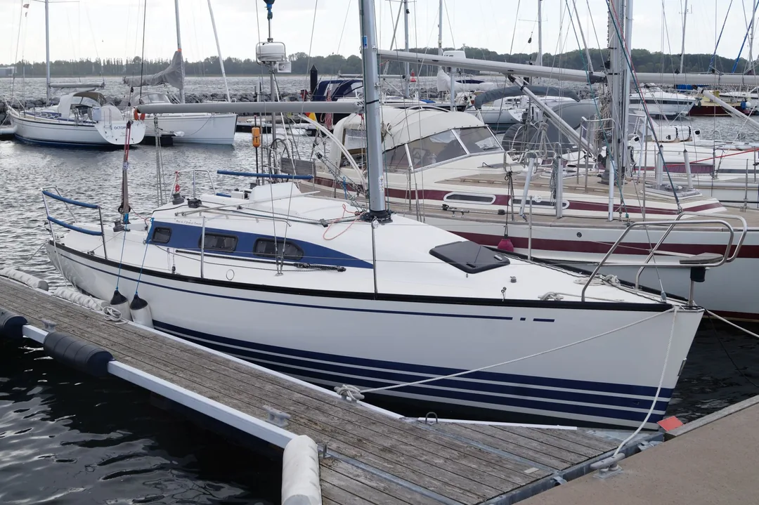 X-302 sailing