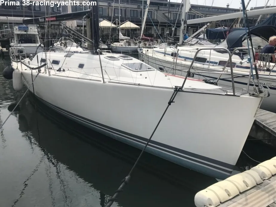 PRIMA 38 sailing
