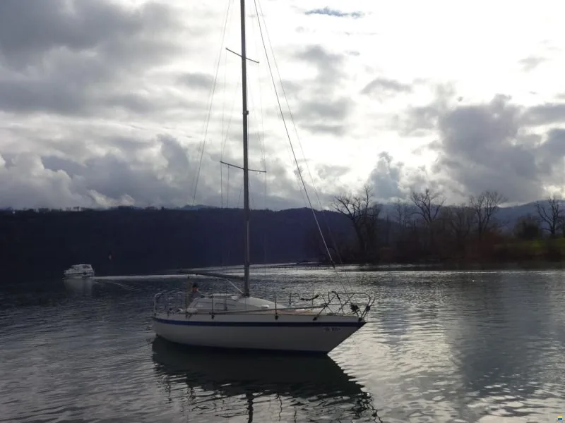 GRANADA 27 sailing