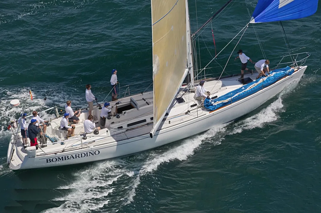 SANTA CRUZ 52 sailing