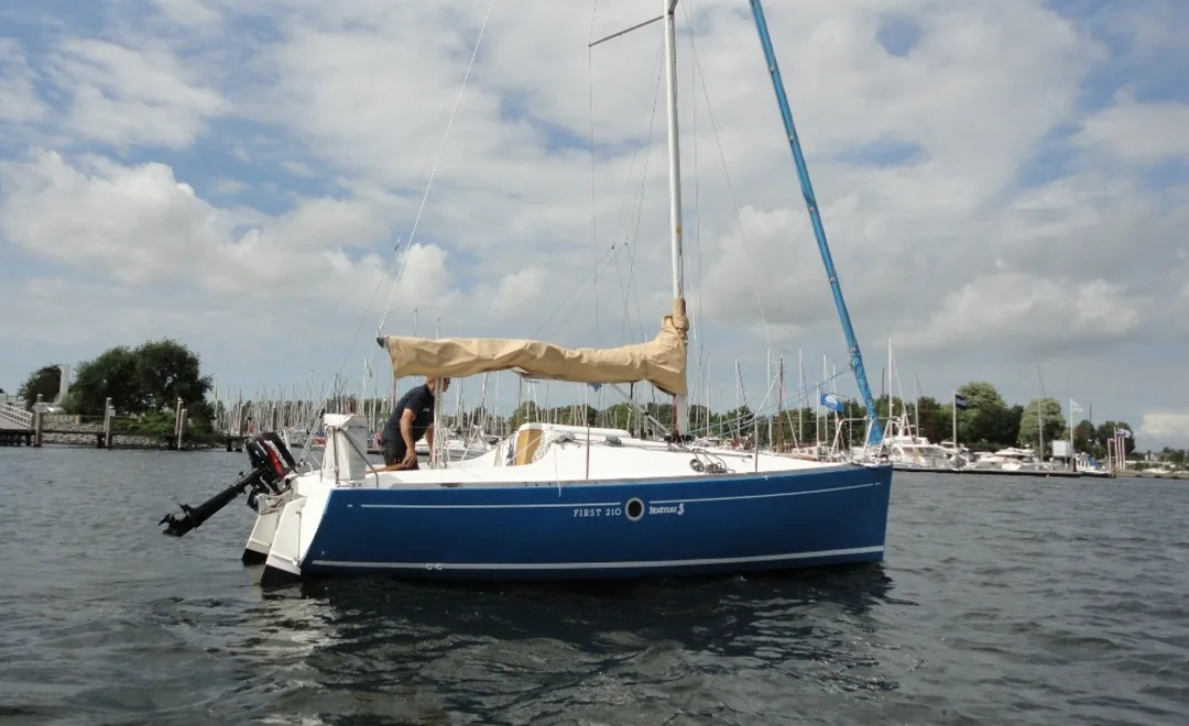 FIRST 210 sailing