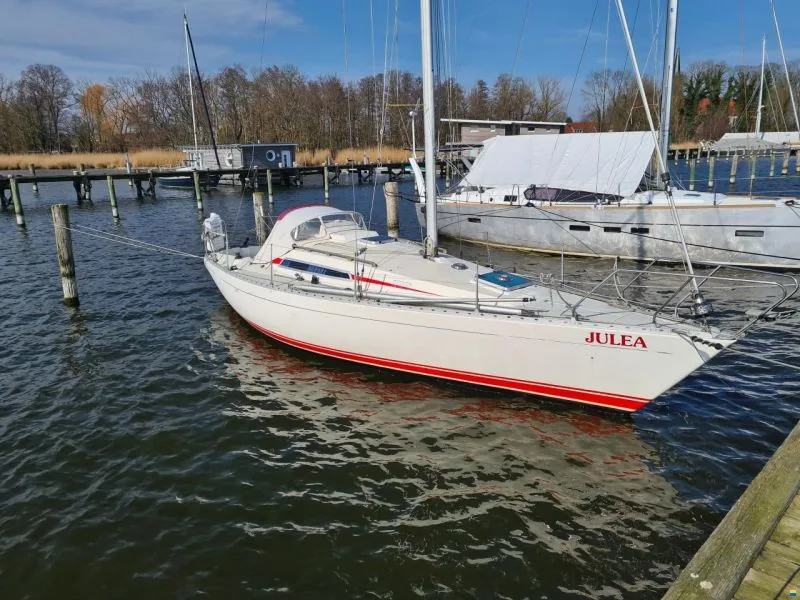 SIGMA 33 sailing