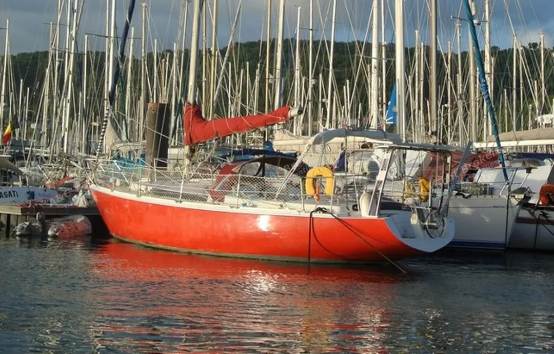 GIB SEA 37 sailing