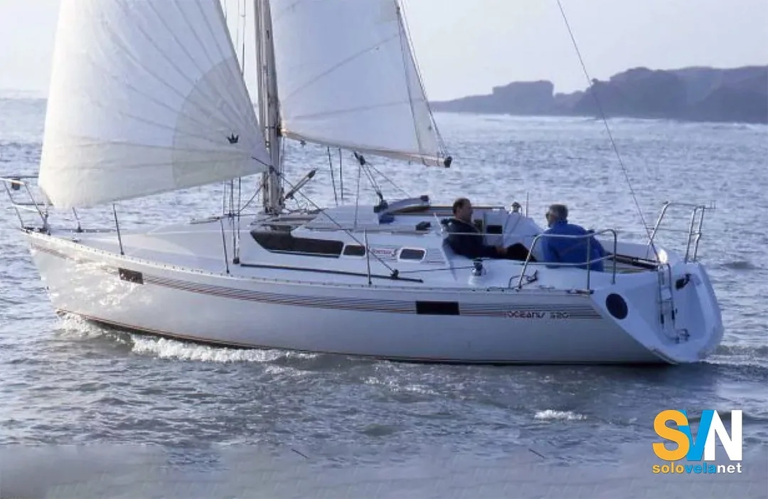 OCEANIS 320 sailing