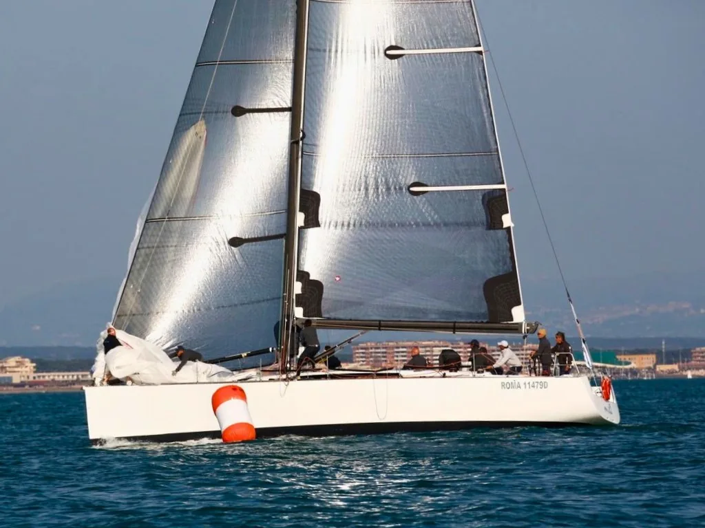 MYLIUS 14E55 sailing
