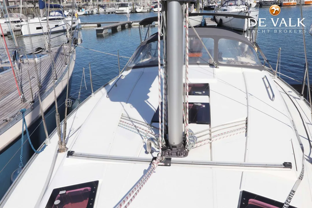 HANSE 375 sailing