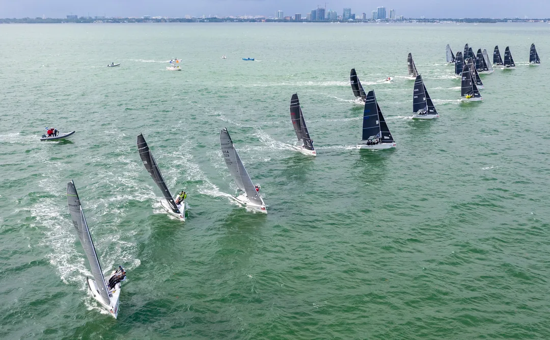 MELGES 20 sailing