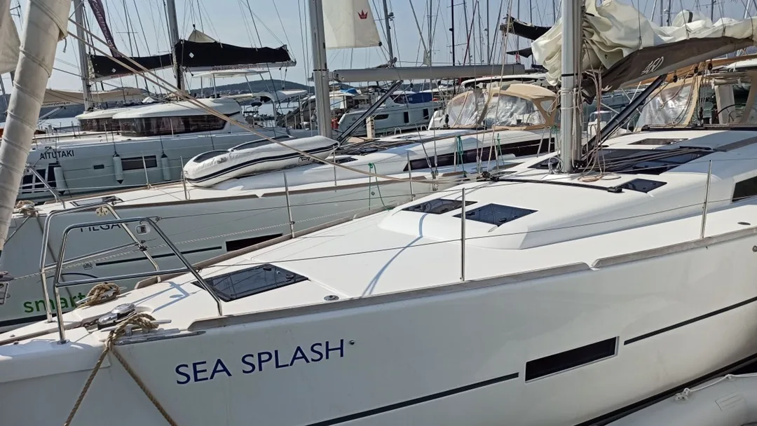 DUFOUR 460 GL sailing