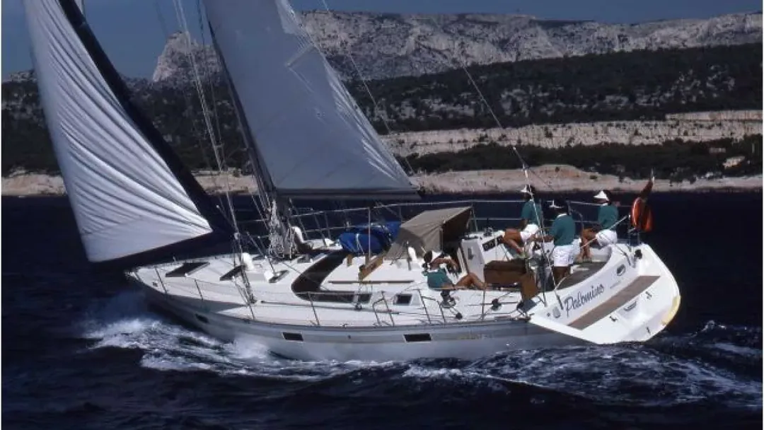 OCEANIS 350 sailing