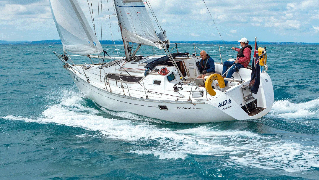 SUN LIGHT 30 sailing