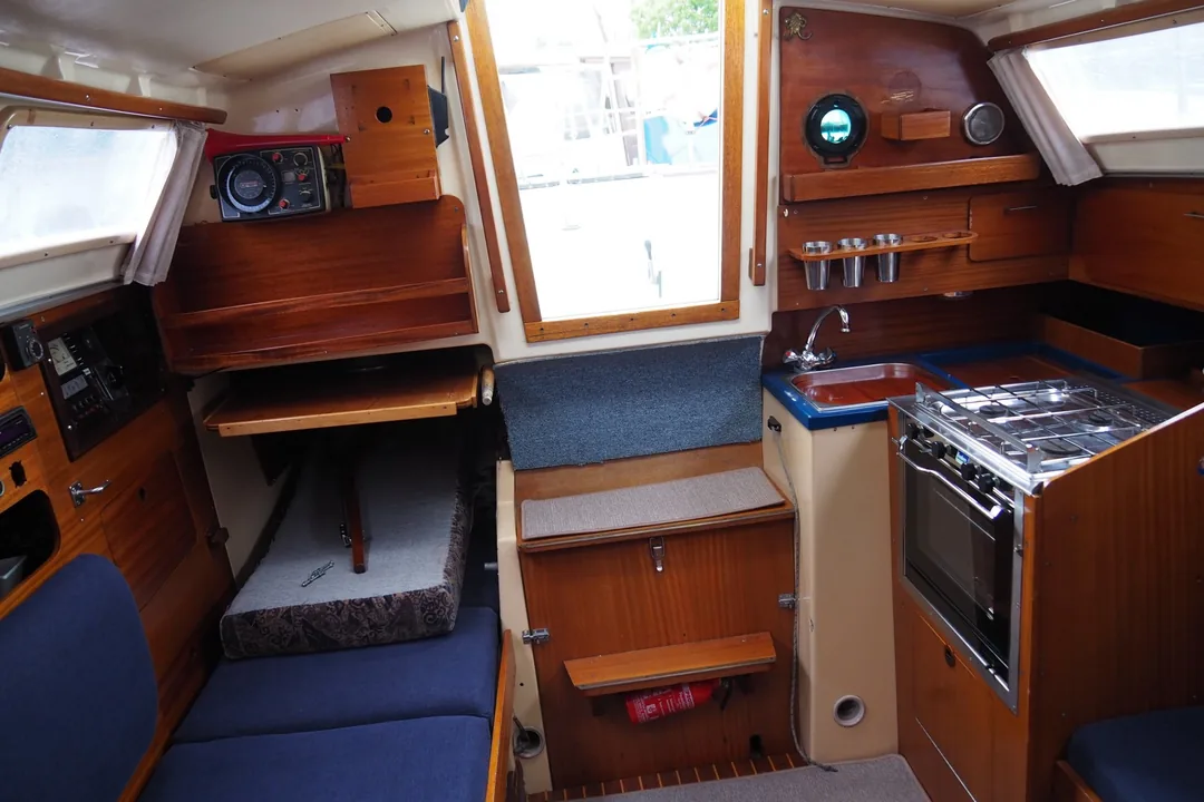 DUFOUR 2800 sailing