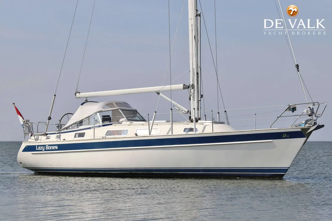 HALLBERG RASSY 34 sailing