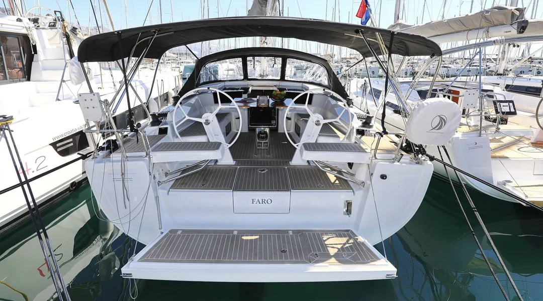 HANSE 418 sailing