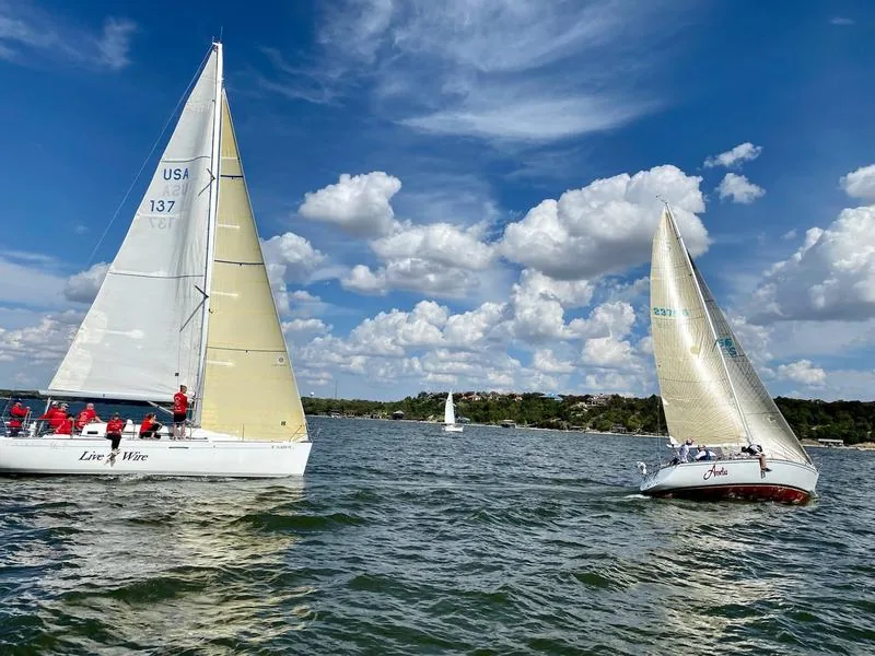 SANTANA 35 sailing