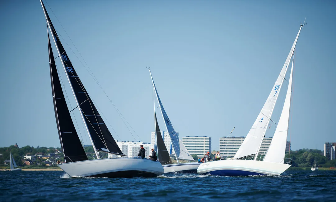 LUFFE 37 sailing