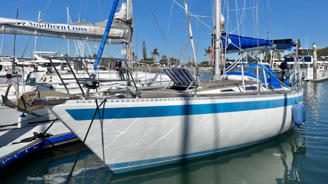 COMFORT 34 sailing