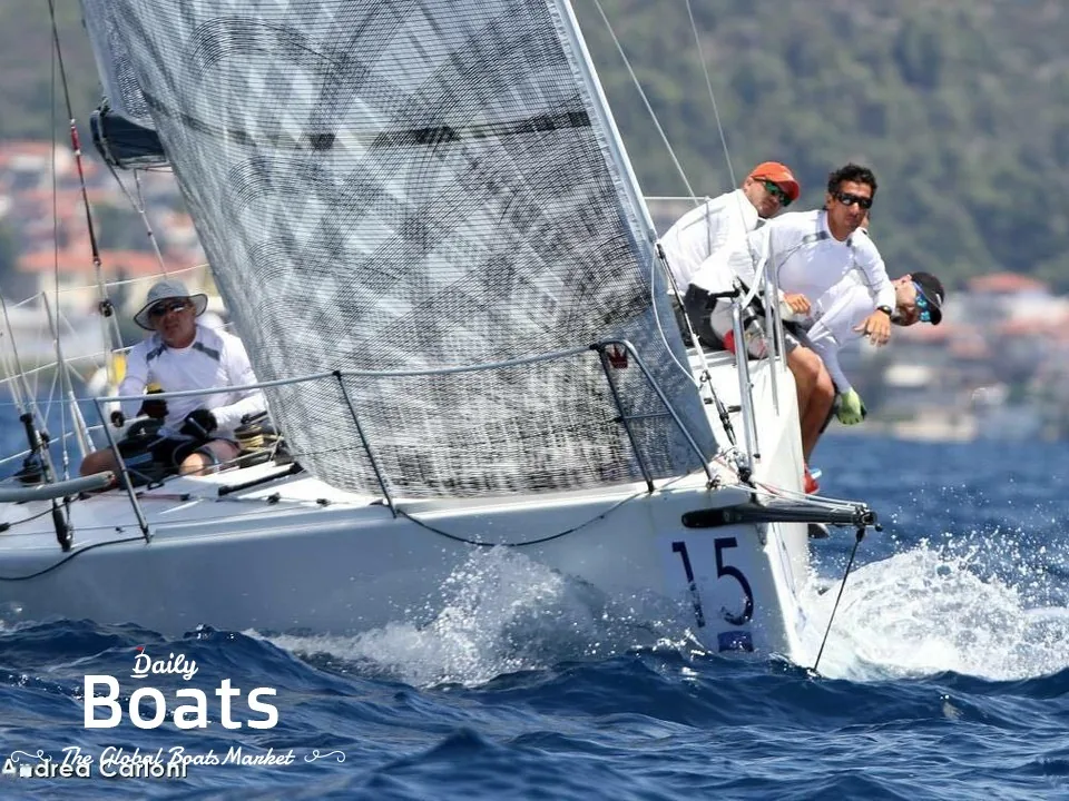 BOLT 37 sailing