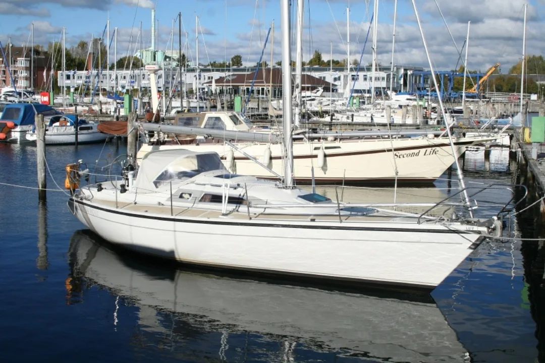 OPTIMA 106 sailing