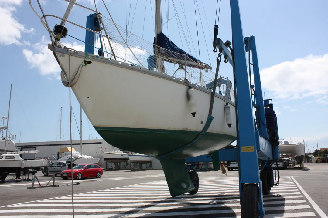 BRIN DE FOLIE sailing