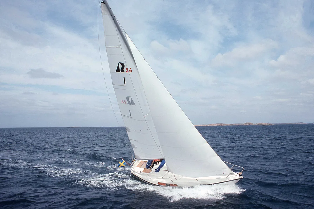 HALLBERG RASSY 26 sailing