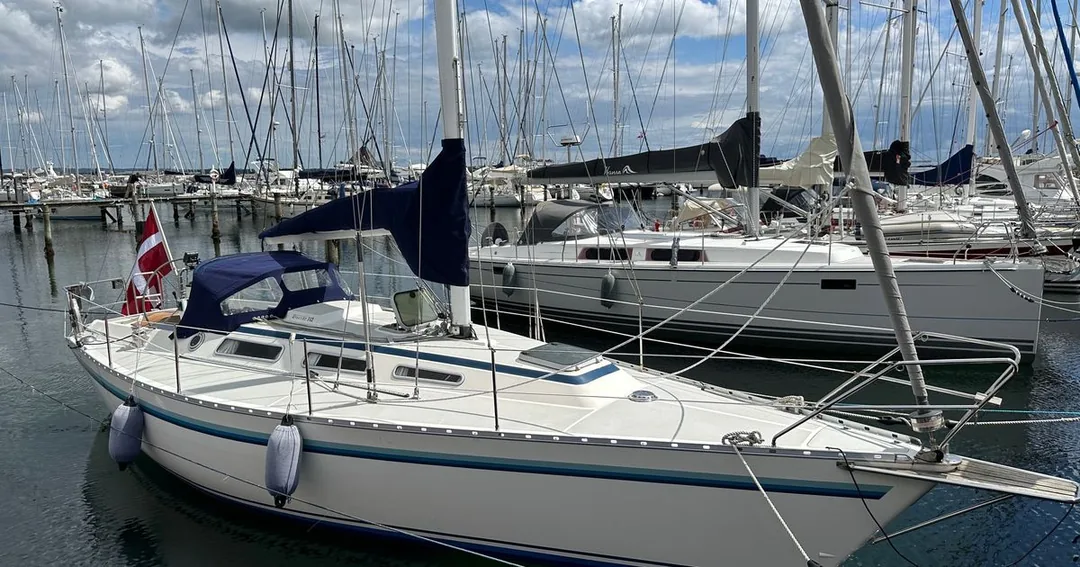 GRANADA 340 sailing
