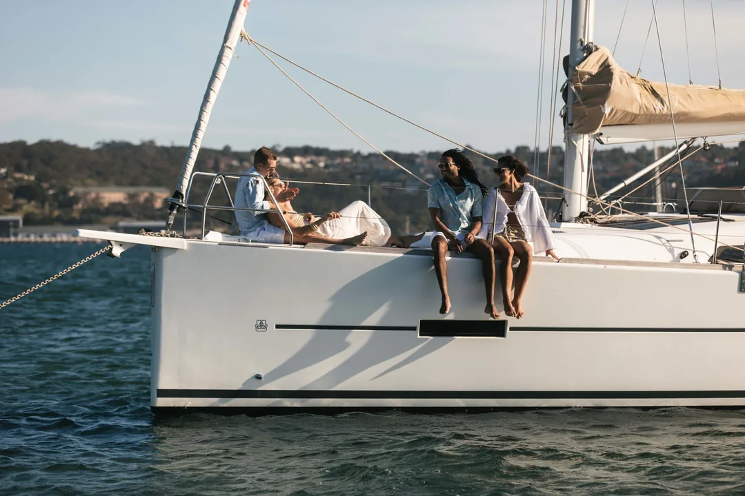DUFOUR 412 sailing
