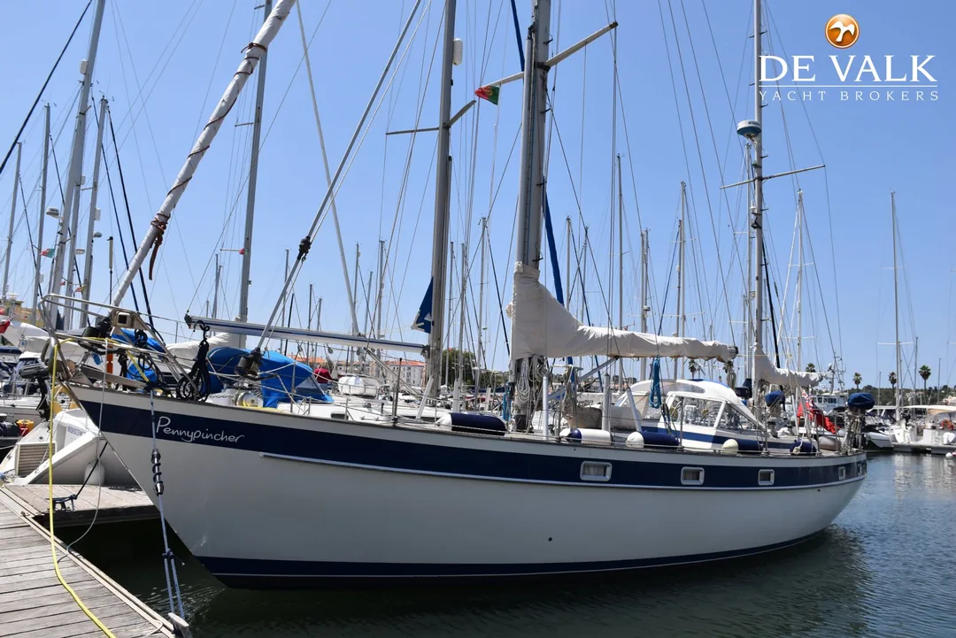 HALLBERG RASSY 42 sailing