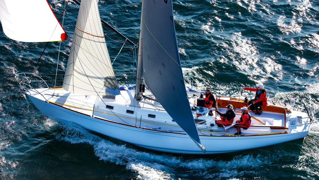 CAL 40 sailing