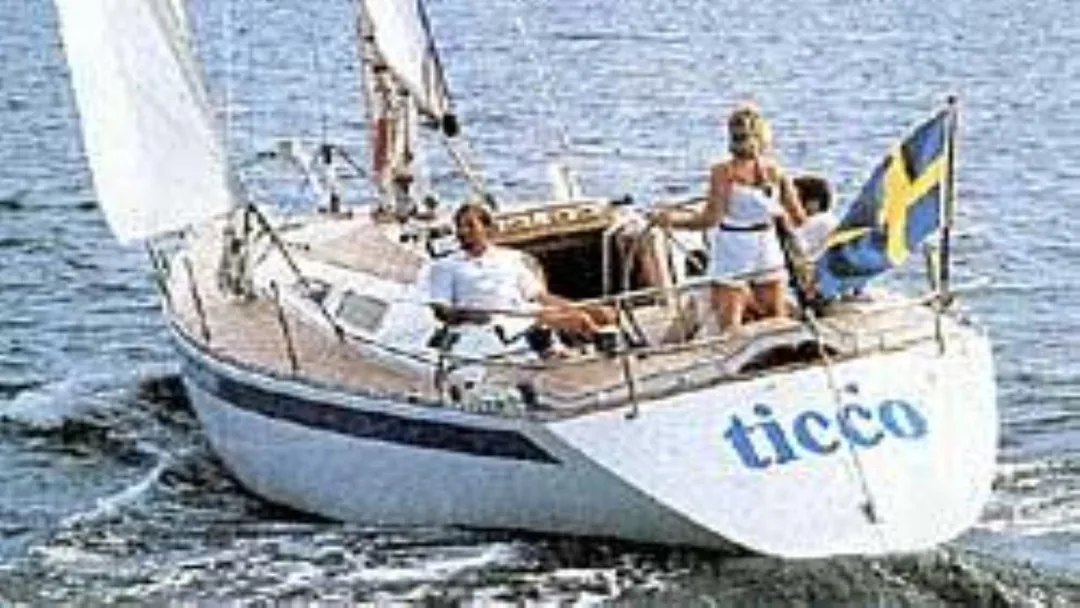SWEDEN YACHTS 340 sailing