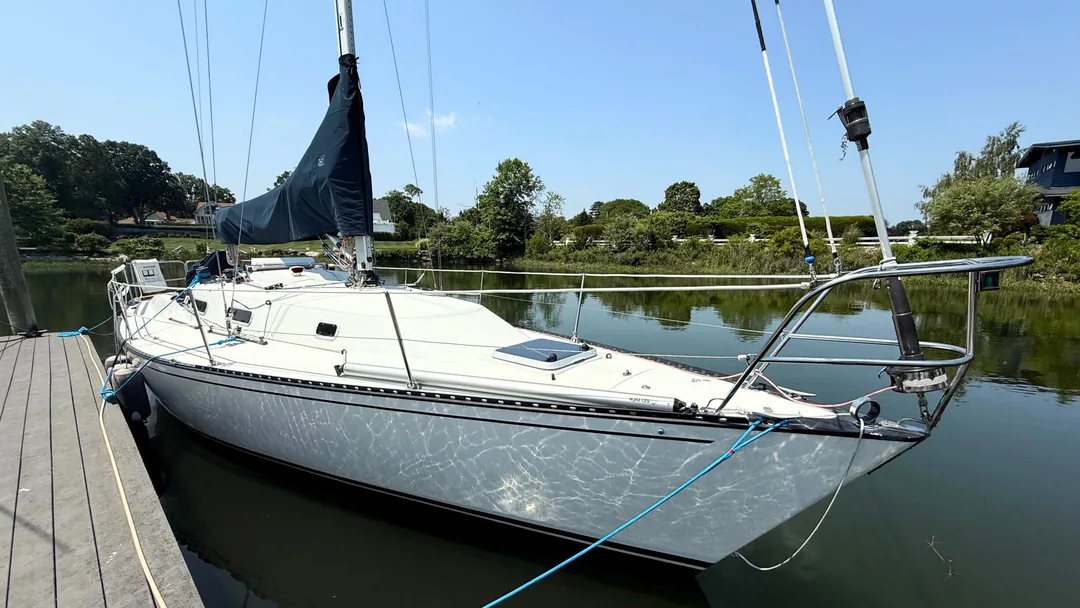 THOMAS 35 sailing
