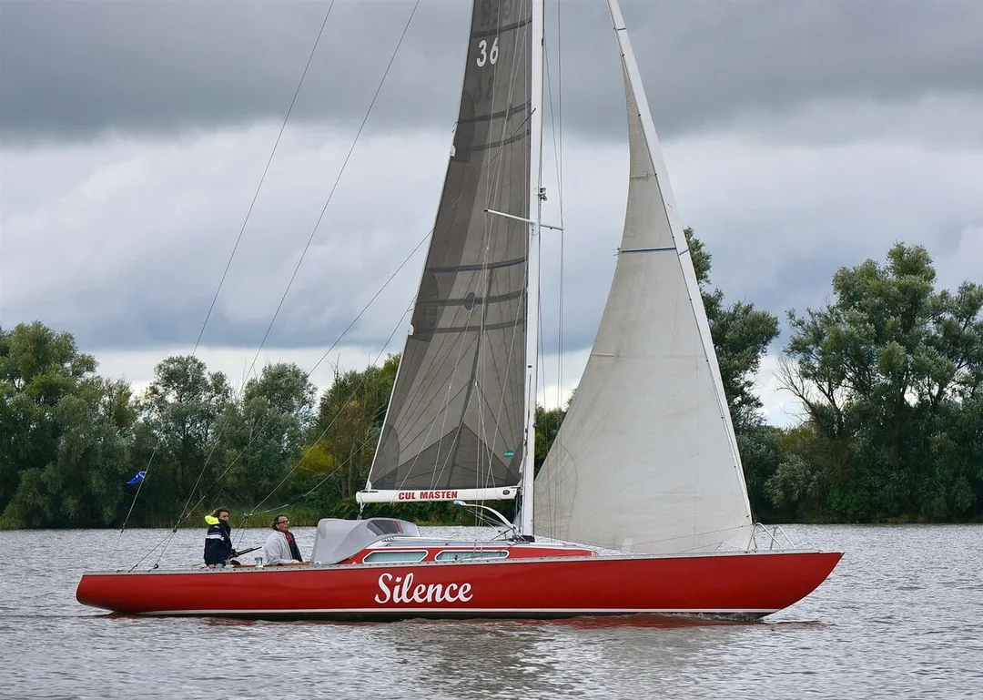 YLVA sailing
