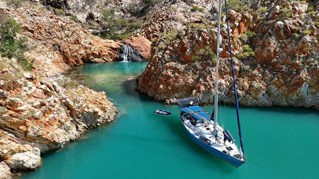 TRITON 48 sailing