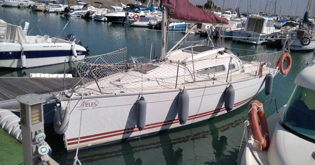 SUN FAST 26 sailing