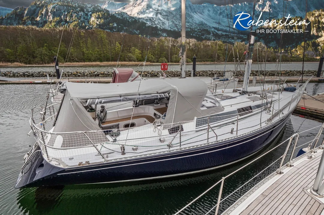 GENESI 43 sailing