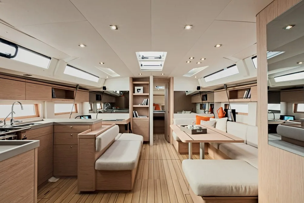 OCEANIS 51.1 sailing
