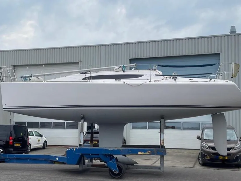 SEAQUEST 32 sailing