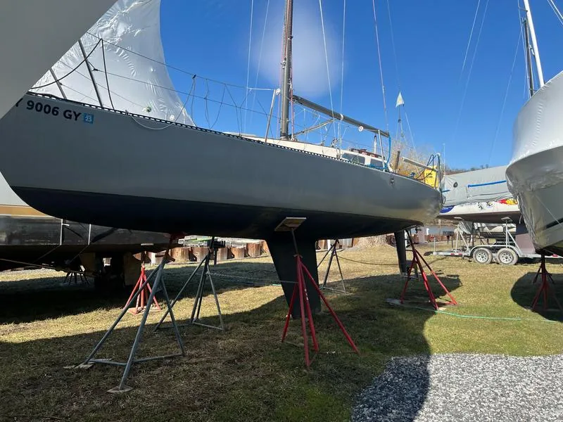 OLSON 30 sailing