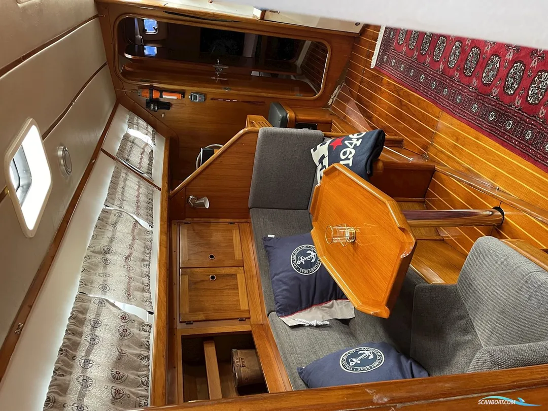 X-452 sailing