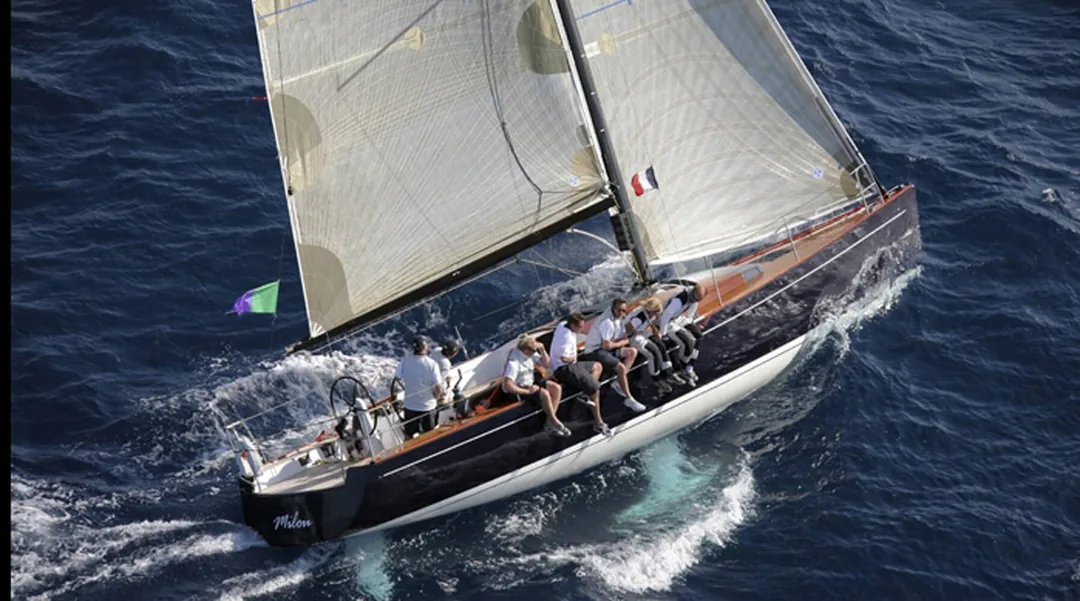 TOFINOU 12 sailing