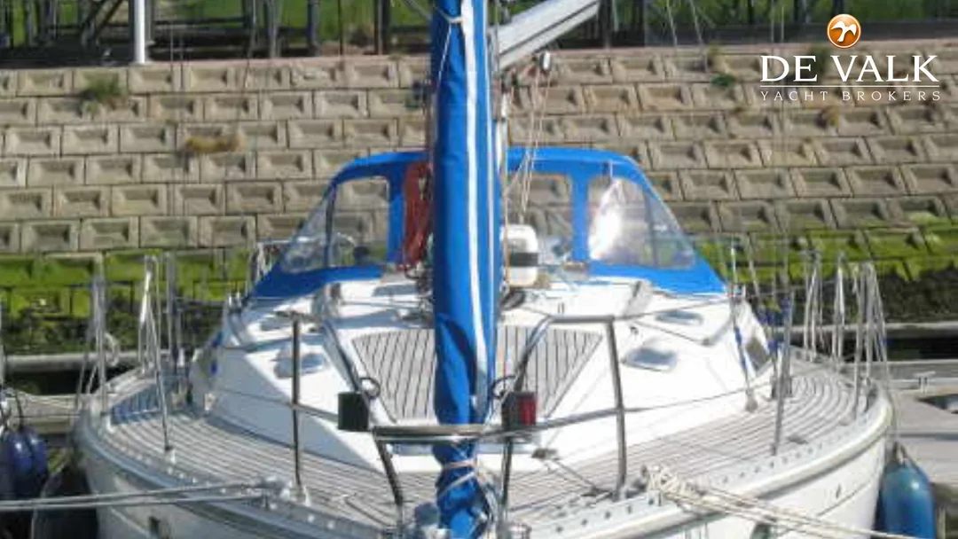 SUN ODYSSEY 42.1 sailing