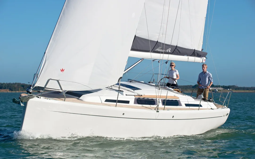 HANSE 345 sailing