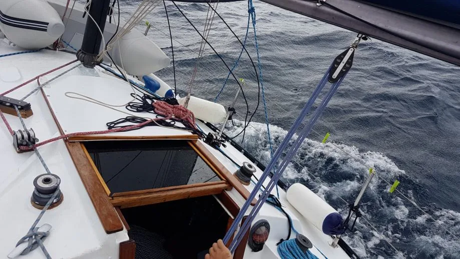 UFO 27 sailing