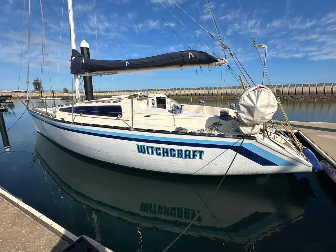 FARR 1104 sailing
