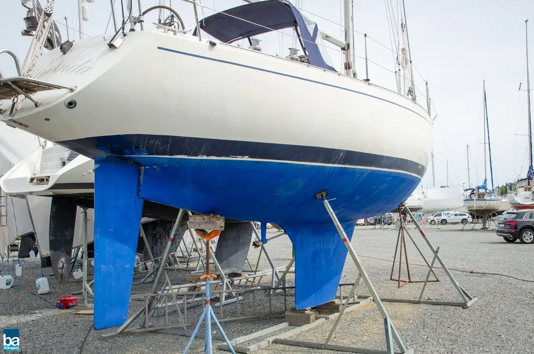 ALBIN STRATUS sailing