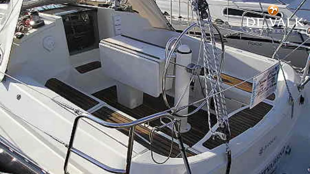 SUN ODYSSEY 32.1 sailing