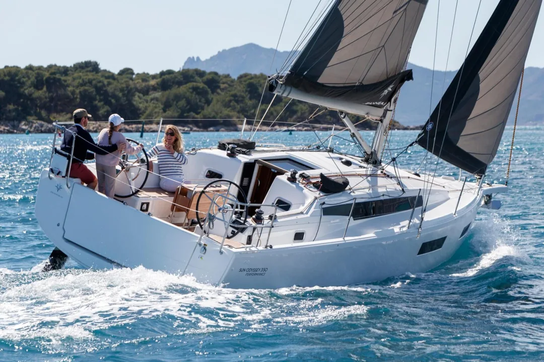 NORTHWIND 35 sailing