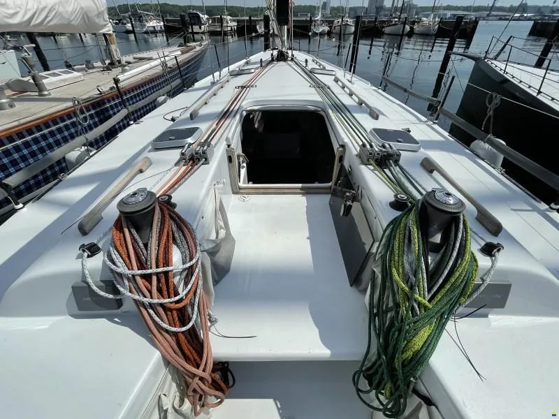 ANDREWS 56 sailing