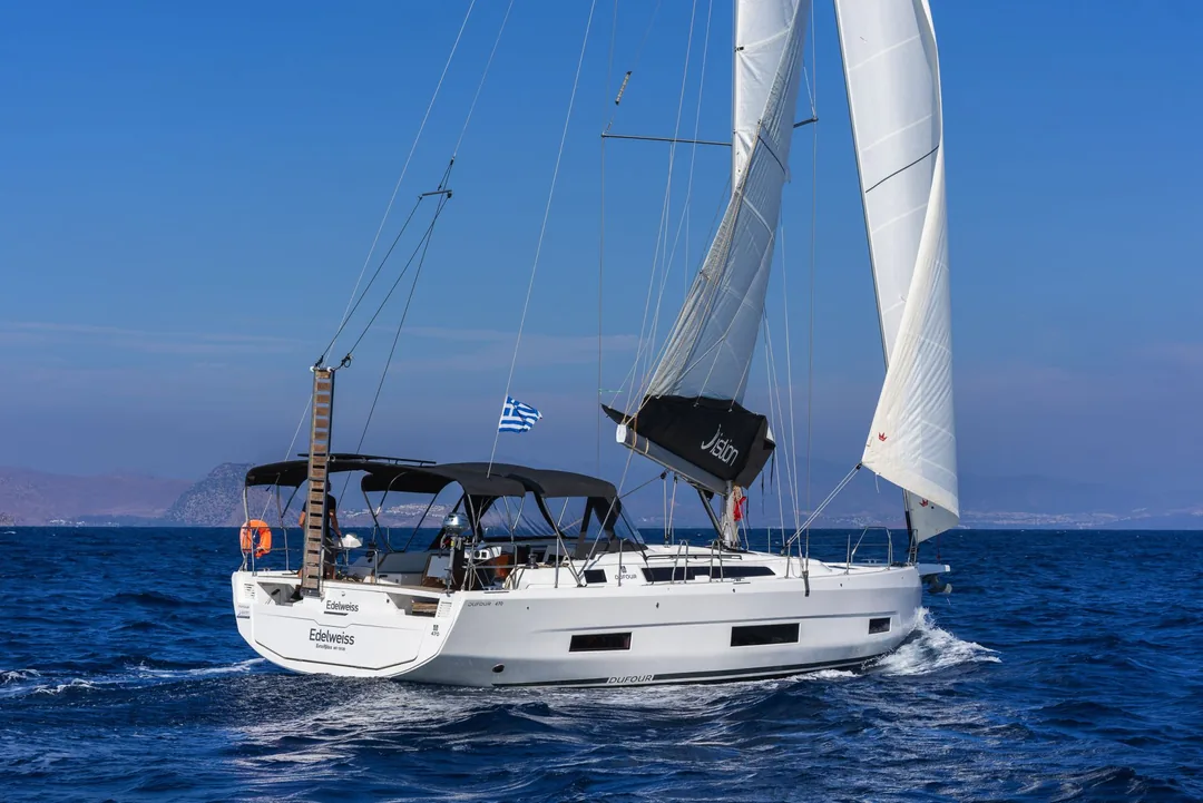 DUFOUR 470 sailing